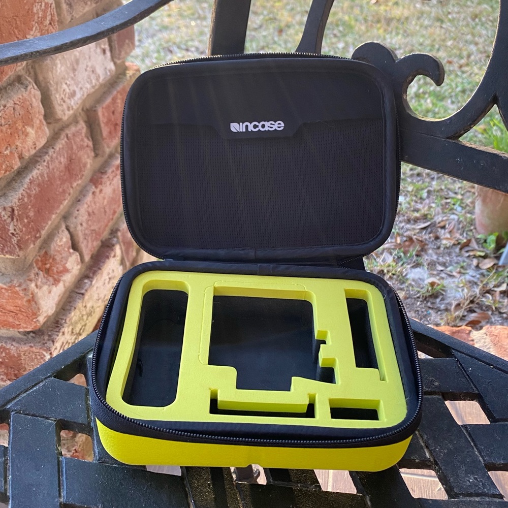 INCASE GoPro Carrying Case—Green